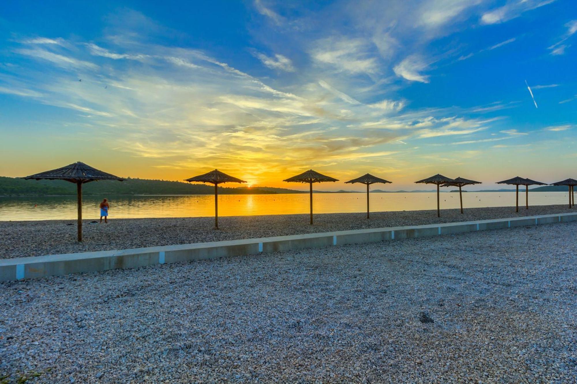 Apartmani Mato Pirovac Exteriér fotografie
