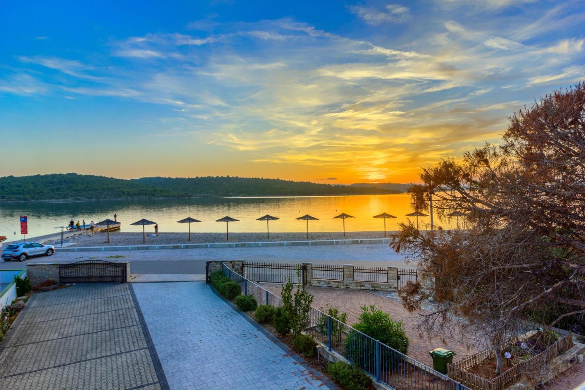 Apartmani Mato Pirovac Exteriér fotografie