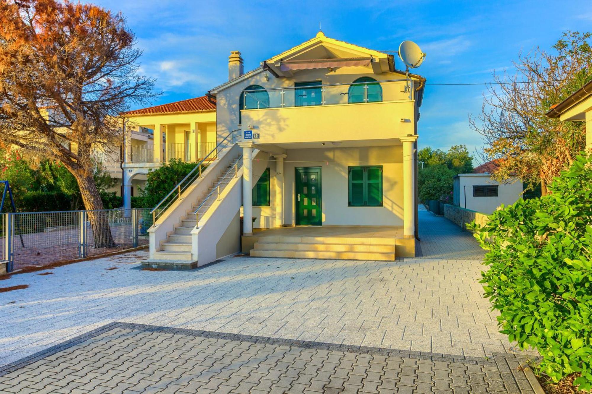 Apartmani Mato Pirovac Exteriér fotografie