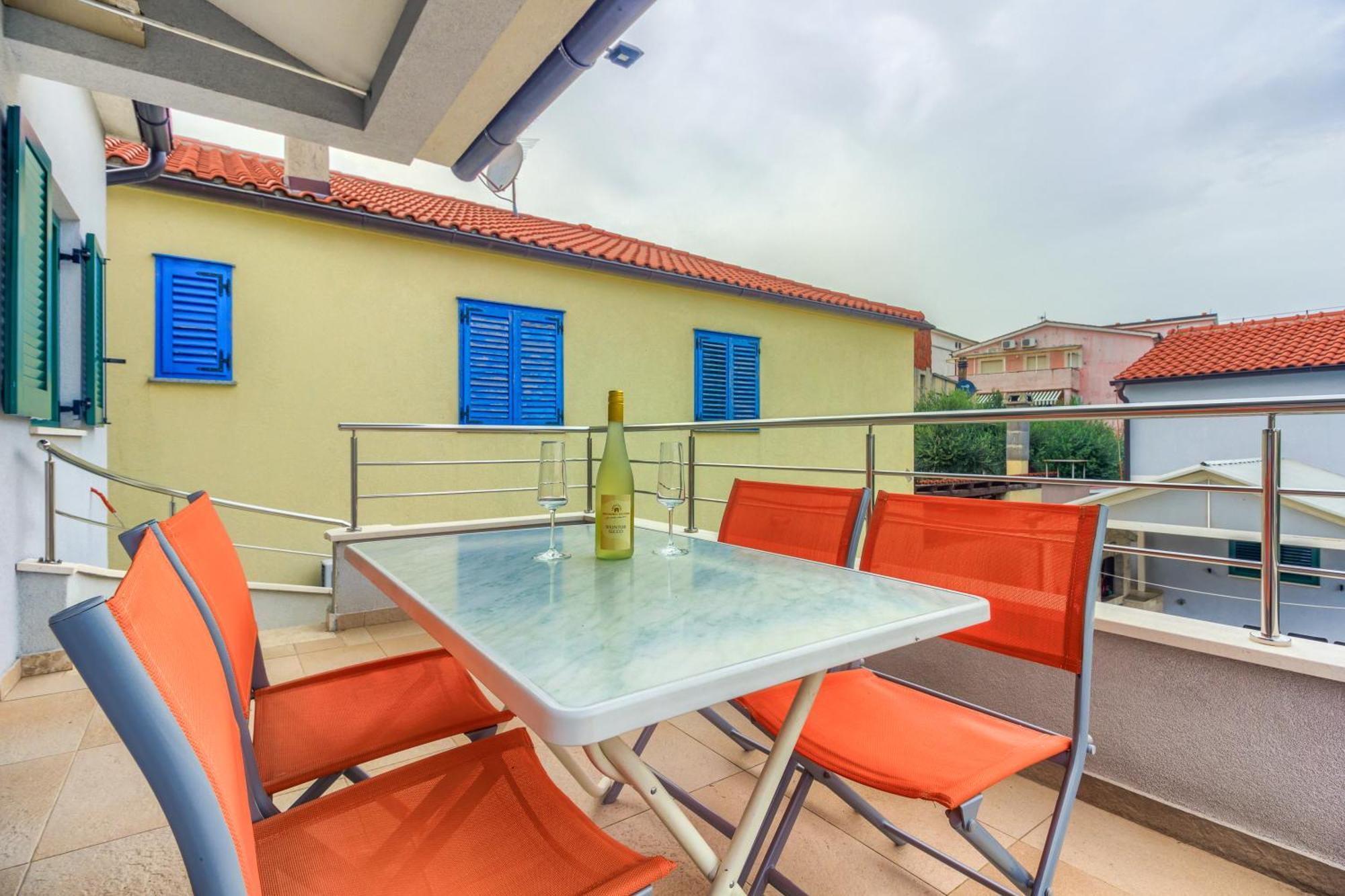Apartmani Mato Pirovac Exteriér fotografie
