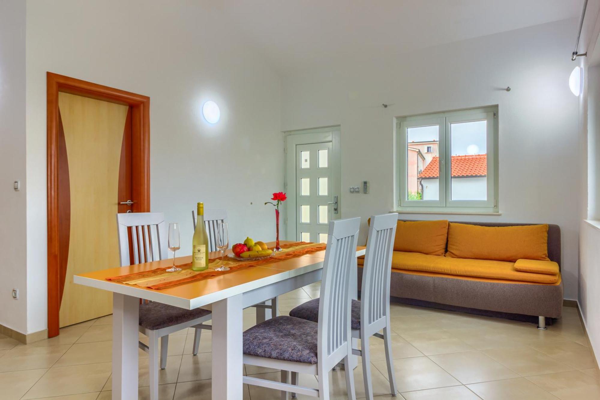 Apartmani Mato Pirovac Exteriér fotografie