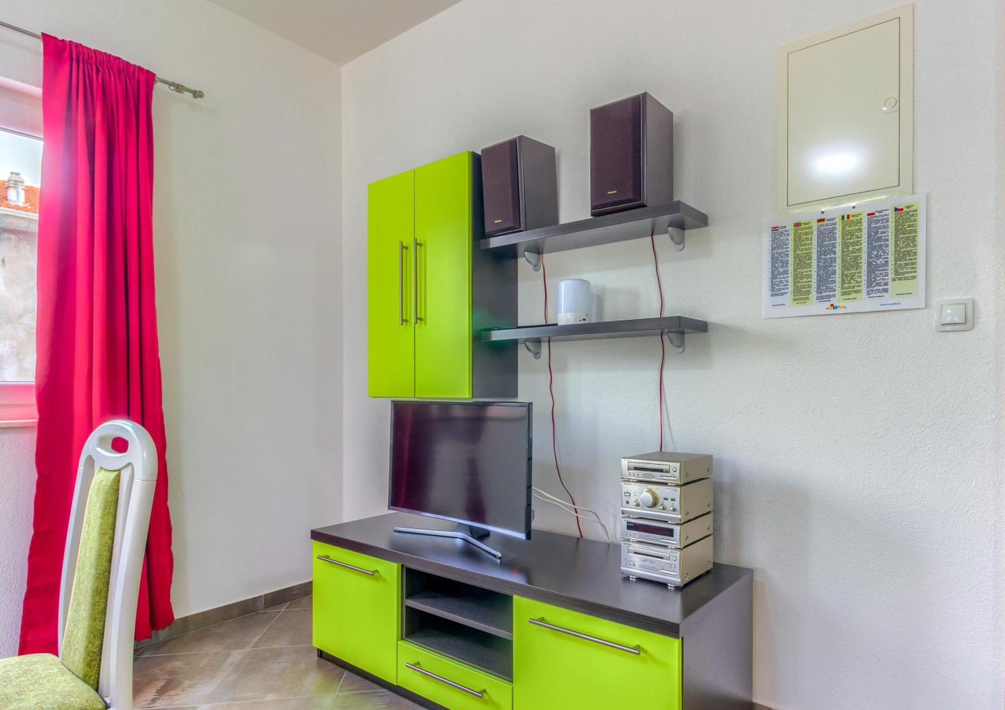Apartmani Mato Pirovac Exteriér fotografie