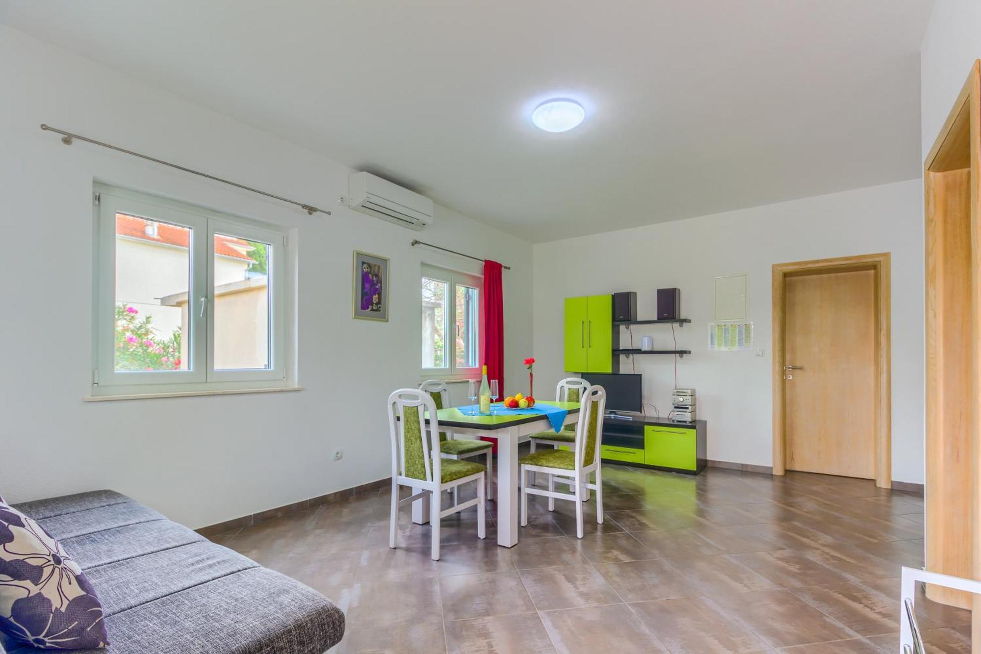 Apartmani Mato Pirovac Exteriér fotografie