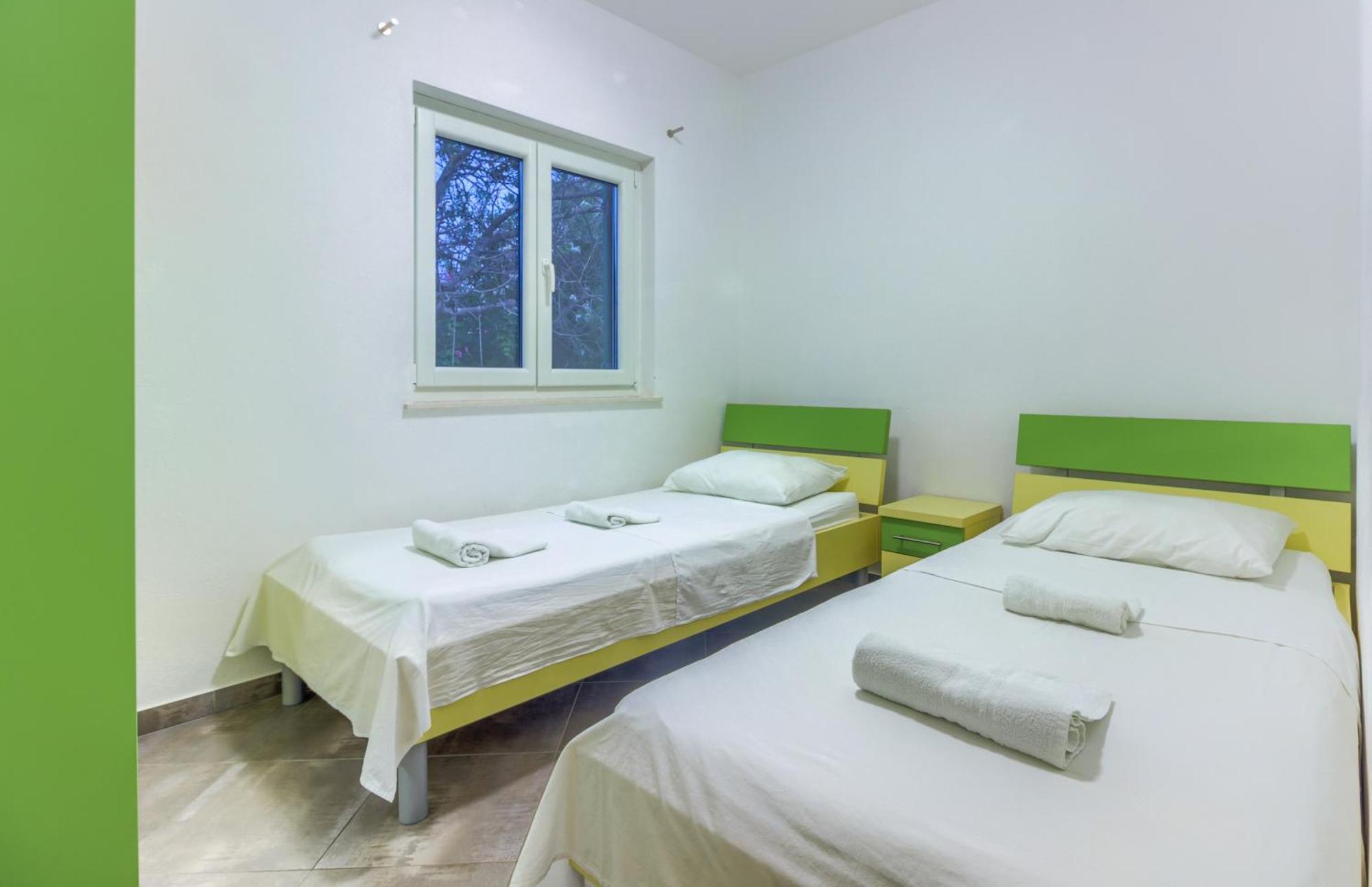 Apartmani Mato Pirovac Exteriér fotografie