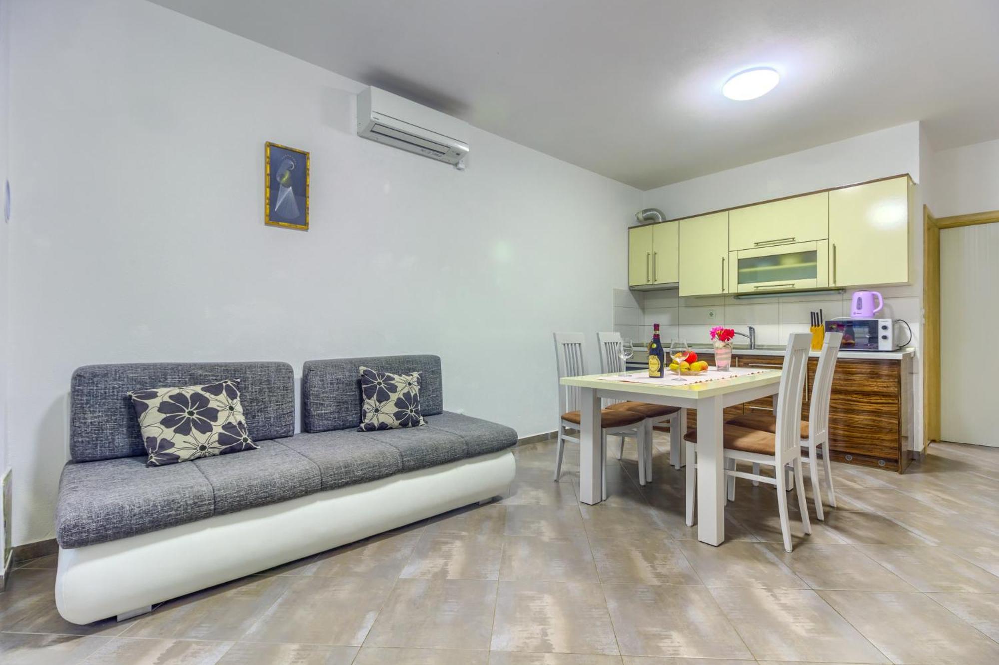 Apartmani Mato Pirovac Exteriér fotografie