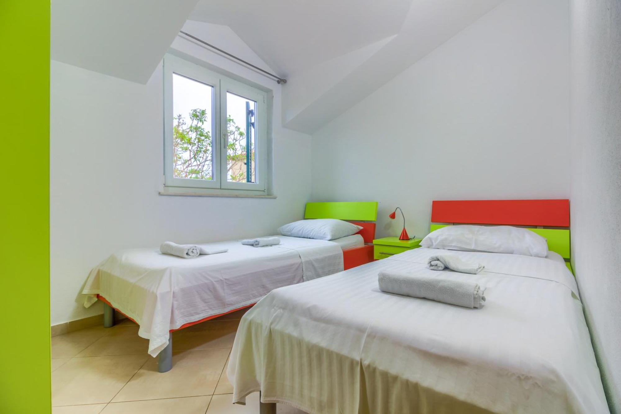 Apartmani Mato Pirovac Exteriér fotografie