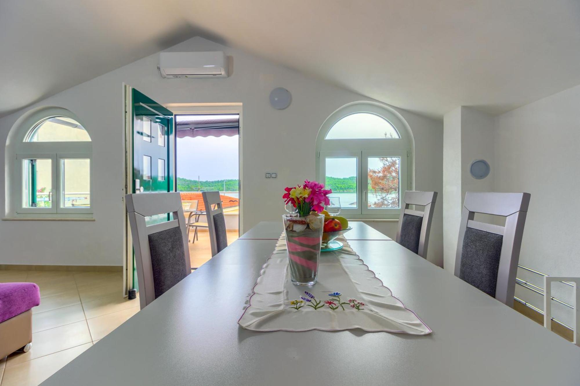 Apartmani Mato Pirovac Exteriér fotografie