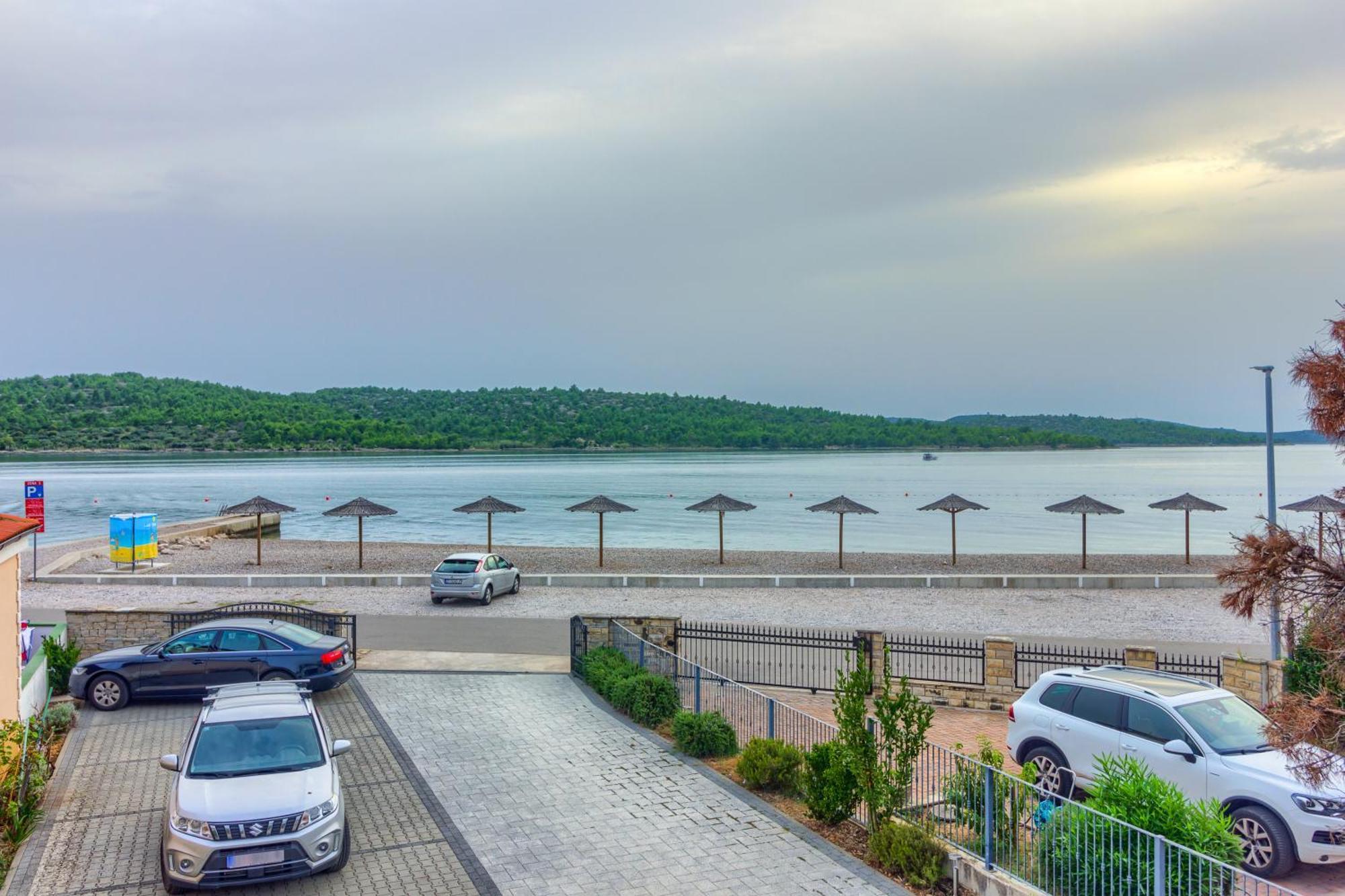 Apartmani Mato Pirovac Exteriér fotografie